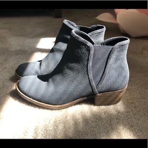 Kensie Gray Booties